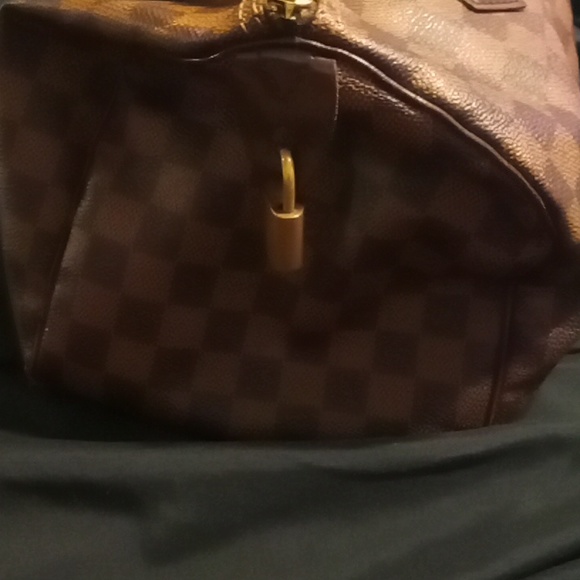 Louis Vuitton bag - Picture 2 of 5